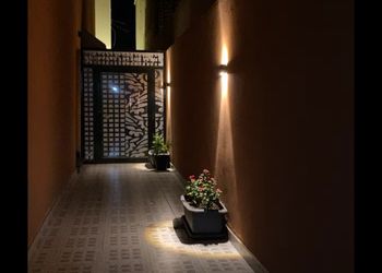 شقة بغرفتين نوم وصالة