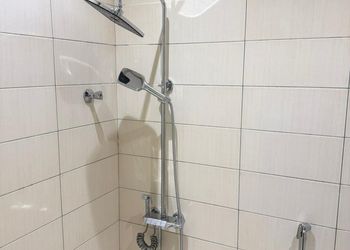 استديو بأثاث مريح وبسيط 