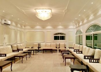 مزرعه بمجلسين وملعب كرة قدم و مطبخ