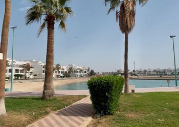 شاليه باطلاله على البحر