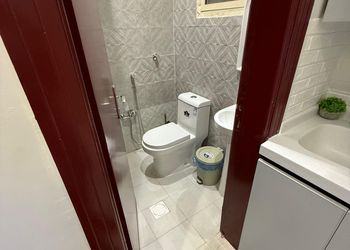 شقة بغرفة معيشة وغرفة نوم 