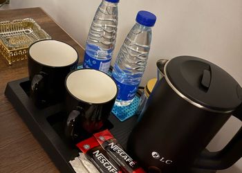 استديو بسرير ماستر وجلسه جانبيه