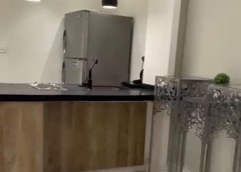 شاليه بجلسة خارجية ومسبح 