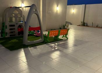 شاليه بصالة جلوس ومسبح داخلي