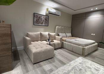 استديو بدخول ذاتي وتصميم هادئ 