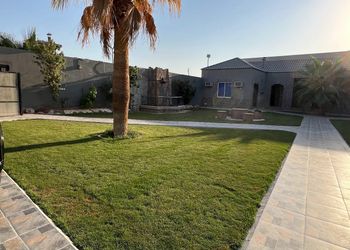 استراحة بمسطح اخضر و العاب اطفال
