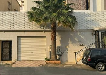 شقة بغرفة نوم وصالة وجلسة خارجية