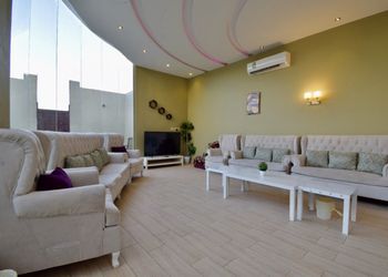 شاليه بركن شواء ,,مسطح اخضر, 