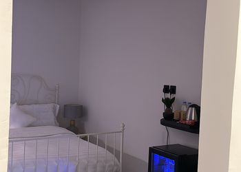 استديو هادئ بسرير ماستر 