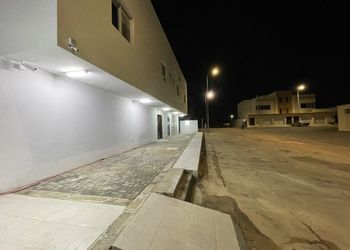 استديو بتصميم مميز وببلكونه 
