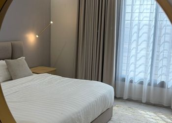 شقة بغرفتين نوم وصالة مريحة 