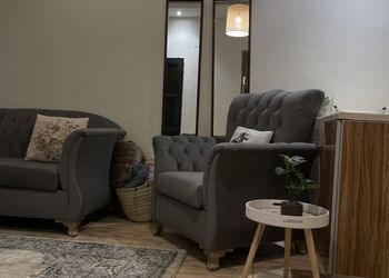 استراحة بغرفة جلوس وفناء خارجي 