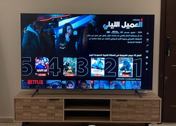 شقة بصالة جلوس ودخول ذاتي
