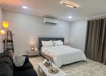 استديو هادئ بدخول ذاتي 