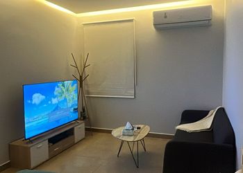 استديو هادئ بدخول ذاتي 