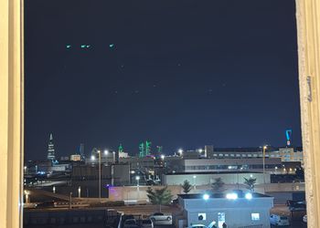استديو بأثاث مريح وبسيط 