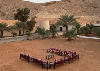 استراحة بجلسة خارجية ومجالس واسعة