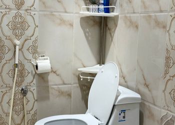شقة بصالة انيقة ودخول ذاتي