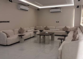 شاليه بتصميم أنيق ومسبح خارجي 