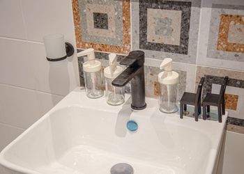 شقة بألعاب أطفال