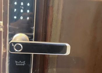 شقة بصالة مريحة ودخول ذاتي 