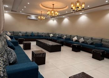 شاليه بالعاب اطفال وجلسة خارجية