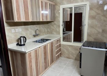 استديو بأثاث مريح وبسيط 