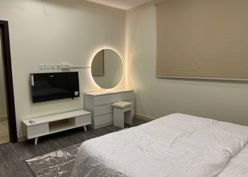 استديو بسرير ماستر وأثاث مريح 