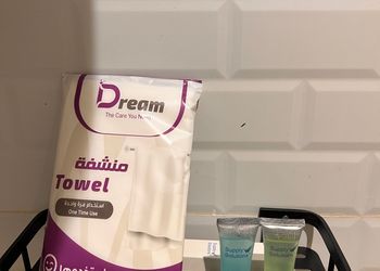 شقة بغرفة معيشة وغرفة نوم 