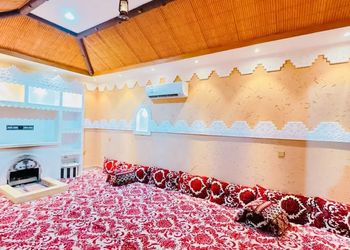 استراحة بجلسة خارجية وأجواء ممتعة 
