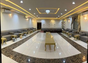 استراحة بمسطح اخضر ومجالس