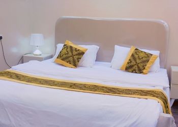 استديو بسرير ماستر وجلسة جانبية 