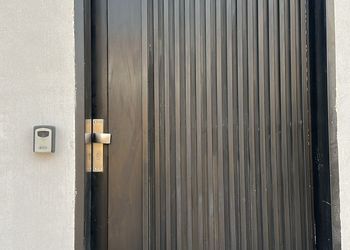 شقة بغرفتين نوم وصالة 