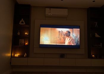 شقة بغرفة جلوس وغرفتين نوم 