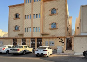 استديو بسرير ماستر وجلسة جانبية