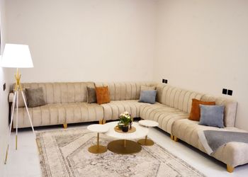 شقة بصالة مريحة ودخول ذاتي 