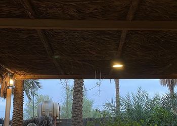 مزرعة بمناظر خلابة وجلسة خارجية 