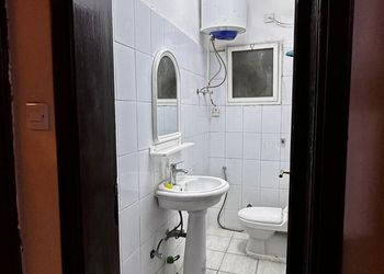 استديو هادئ بسرير ماستر