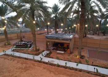 مزرعة بمناظر خلابة وجلسات خارجية 