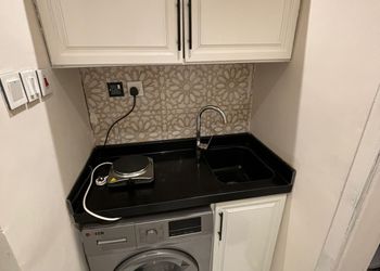 استديو بسرير ماستر وجلسة جانبية 