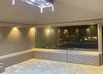 استراحة بجلسة خارجية ومسطح اخضر