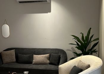 استديو هادئ بسرير ماستر