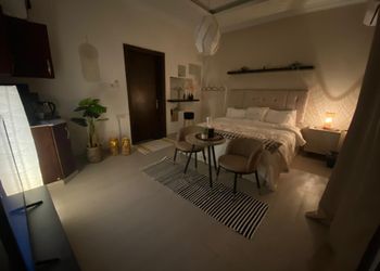 استديو بمدخل جانبي و دخول ذاتي