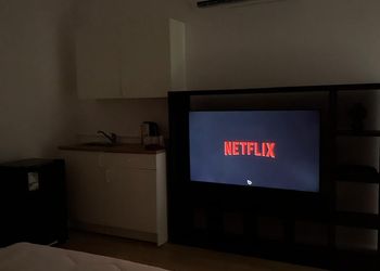 استديو هادئ بدخول ذاتي 