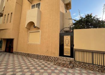 فيلا بصاله واطلاله عالحديقه