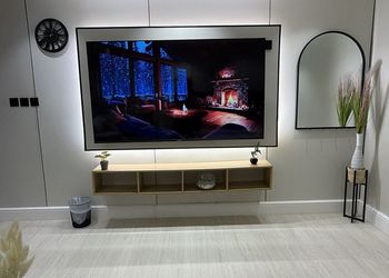 استديو هادئ بسرير ماستر