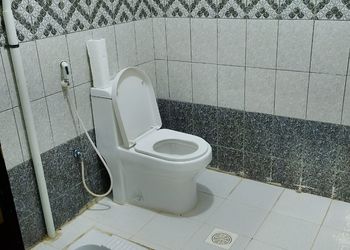 شاليه بمسطح اخضر وجلسة خارجية