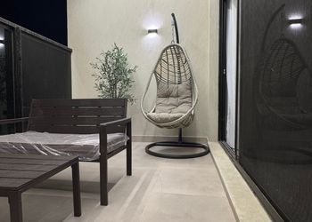شقه بثلاث غرف نوم وصالة وبلكونه