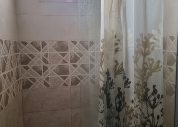 شقة بغرفة معيشة وغرفة نوم 