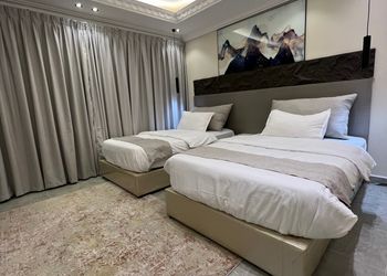 شقة بتصميم أنيق ودخول ذاتي 